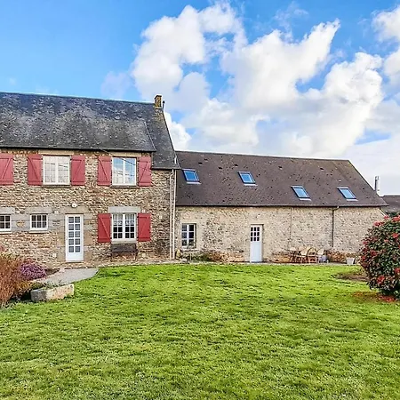3 Bedroom Stunning In Saint-brice-de-landell בית נופש