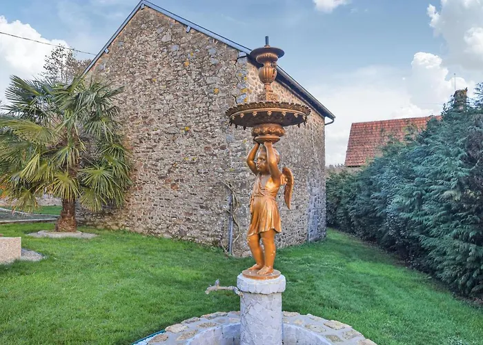 Cozy In Saint-brice-de-landell * Saint-Brice-de-Landelles